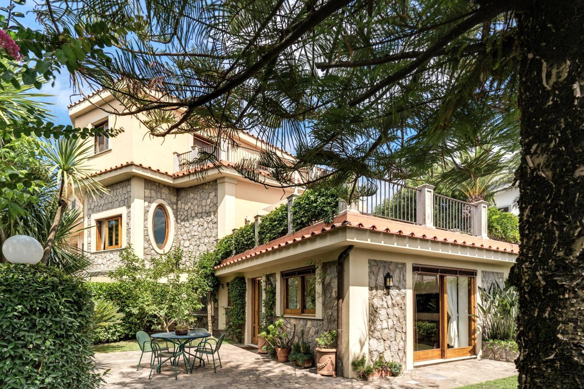 Villa Solatia มัสซาลูเบรนเซ ภายนอก รูปภาพ