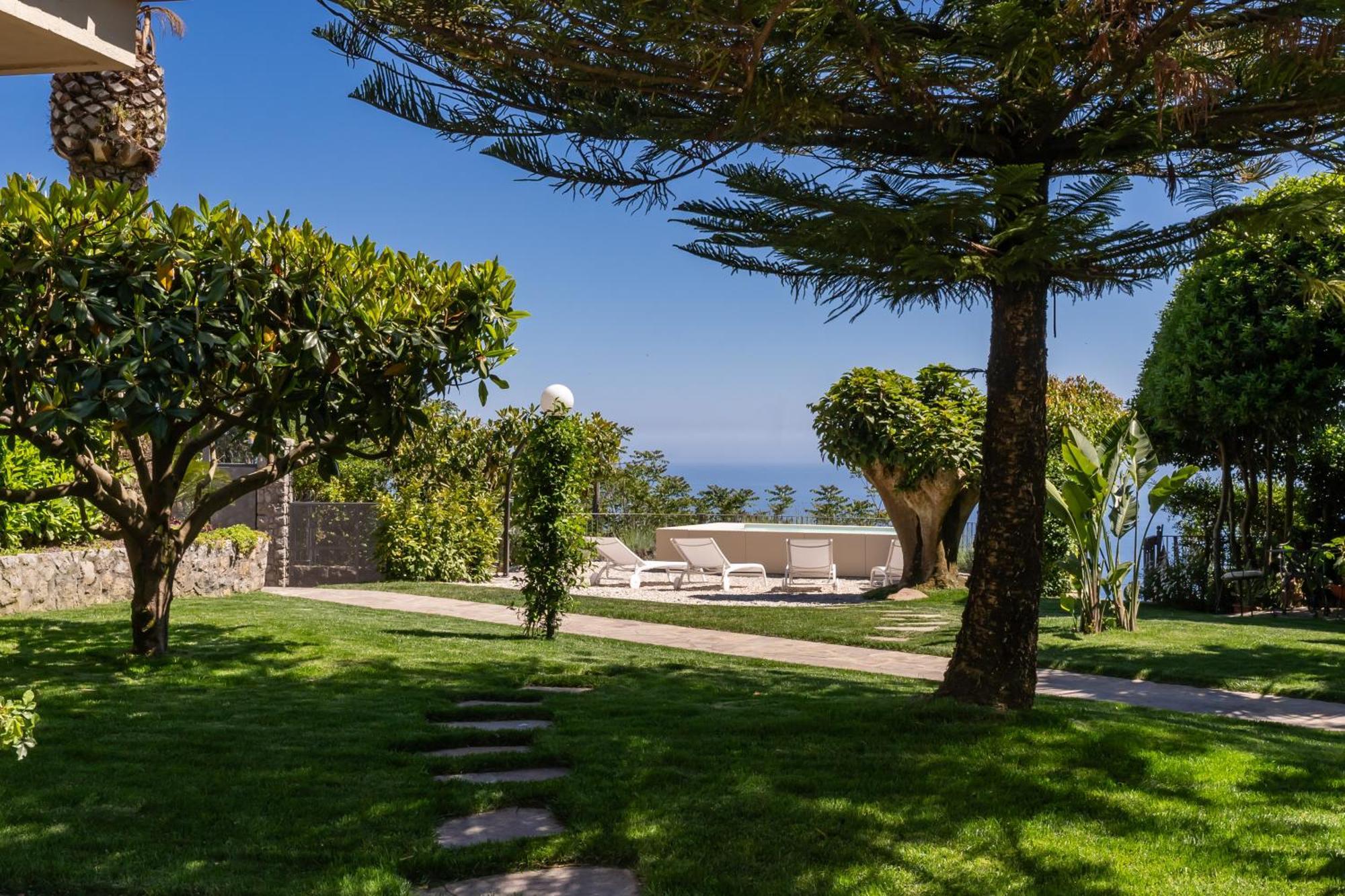 Villa Solatia มัสซาลูเบรนเซ ภายนอก รูปภาพ